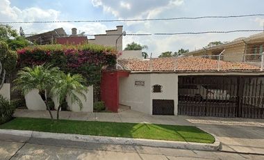 AMPLIA CASA EN VENTA