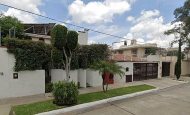 AMPLIA CASA EN VENTA