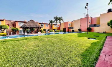 CASA AMUEBLADA EN RENTA EN FRACCIONAMIENTO LAS GARZAS CON ALBERCA EN ÁREA COMÚN