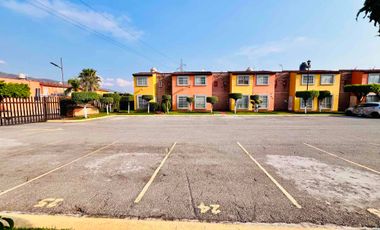 CASA AMUEBLADA EN RENTA EN FRACCIONAMIENTO LAS GARZAS CON ALBERCA EN ÁREA COMÚN