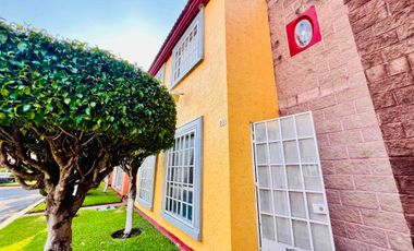 CASA AMUEBLADA EN RENTA EN FRACCIONAMIENTO LAS GARZAS CON ALBERCA EN ÁREA COMÚN