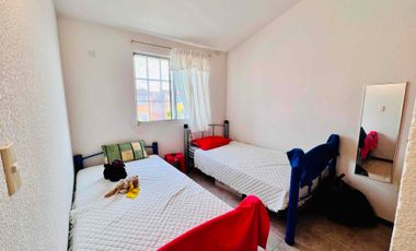 CASA AMUEBLADA EN RENTA EN FRACCIONAMIENTO LAS GARZAS CON ALBERCA EN ÁREA COMÚN