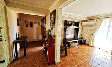 CASA 4 DORMITORIOS. 4 BAÑOS, CON AIRES ACONDICIONADOS, AMERICO VESPUCIO 2501, MAIPU