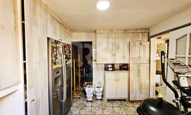 CASA 4 DORMITORIOS. 4 BAÑOS, CON AIRES ACONDICIONADOS, AMERICO VESPUCIO 2501, MAIPU
