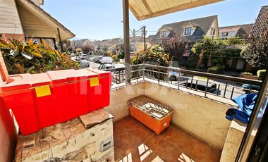 CASA 4 DORMITORIOS. 4 BAÑOS, CON AIRES ACONDICIONADOS, AMERICO VESPUCIO 2501, MAIPU