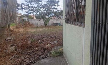 CASA con amplio terreno de venta en Ibarra