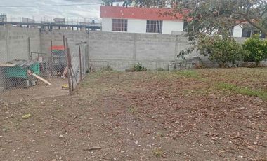 CASA con amplio terreno de venta en Ibarra