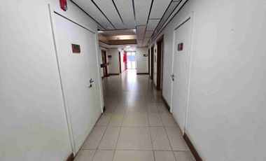 Arriendo oficina en centro de Puerto Montt 2 ambientes y baño piso 12 Edificio Cámara Chilena de la Construcción