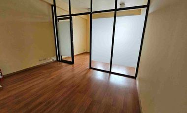 Arriendo oficina en centro de Puerto Montt 2 ambientes y baño piso 12 Edificio Cámara Chilena de la Construcción