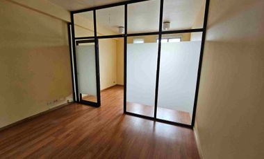 Arriendo oficina en centro de Puerto Montt 2 ambientes y baño piso 12 Edificio Cámara Chilena de la Construcción