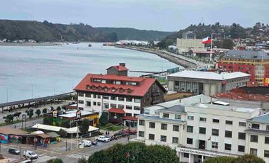 Arriendo oficina en centro de Puerto Montt 2 ambientes y baño piso 12 Edificio Cámara Chilena de la Construcción