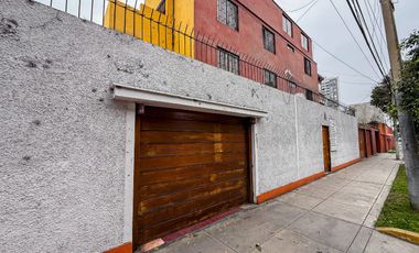VENDO Depa tipo casa en Primer piso, San Miguel!
