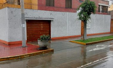 VENDO Depa tipo casa en Primer piso, San Miguel!