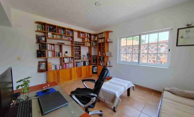 Casa en renta en fraccionamiento con vigilancia