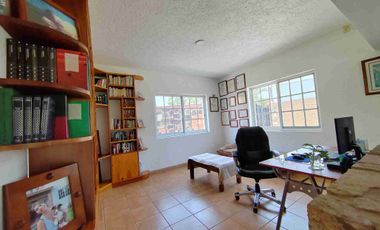 Casa en renta en fraccionamiento con vigilancia