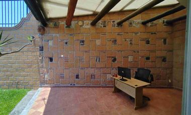 Casa en renta en fraccionamiento con vigilancia