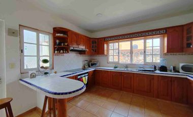 Casa en renta en fraccionamiento con vigilancia