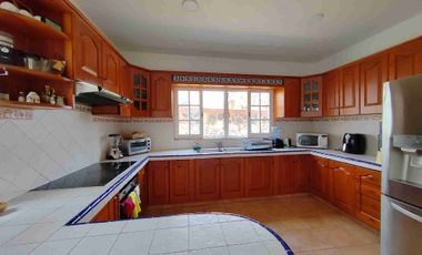 Casa en renta en fraccionamiento con vigilancia