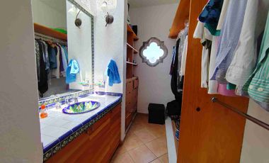 Casa en renta en fraccionamiento con vigilancia