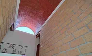 Casa en renta en fraccionamiento con vigilancia