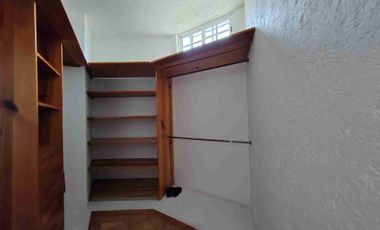 Casa en renta en fraccionamiento con vigilancia