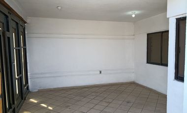 RENTA CASA DENTRO DE PRIVADA - VALLE DEL CRISTAL METEPEC- CERCA DE PARQUE LA PILITA