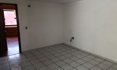 RENTA CASA DENTRO DE PRIVADA - VALLE DEL CRISTAL METEPEC- CERCA DE PARQUE LA PILITA