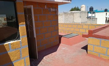 RENTA CASA DENTRO DE PRIVADA - VALLE DEL CRISTAL METEPEC- CERCA DE PARQUE LA PILITA