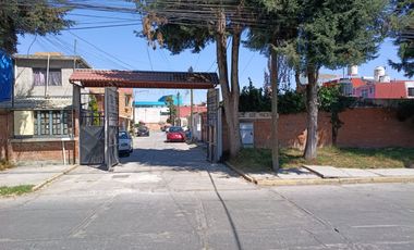 RENTA CASA DENTRO DE PRIVADA - VALLE DEL CRISTAL METEPEC- CERCA DE PARQUE LA PILITA