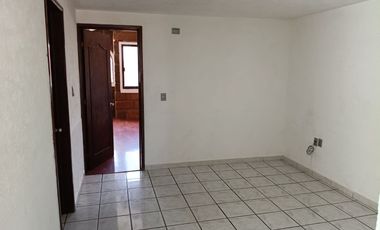 RENTA CASA DENTRO DE PRIVADA - VALLE DEL CRISTAL METEPEC- CERCA DE PARQUE LA PILITA