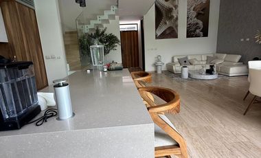 Hermosa Casa en Venta en Residencial Rio Cancun