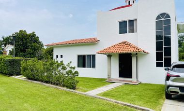 CASA CON 1000 MTS DE TERRENO EN FRACCIONAMIENTO EN SANTA INES