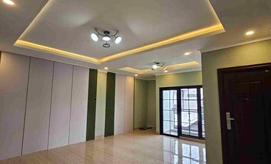 Rumah baru jadi dalam kompleks condet