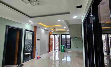 Rumah baru jadi dalam kompleks condet