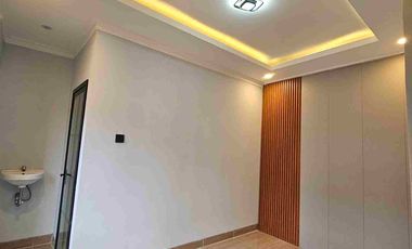 Rumah baru jadi dalam kompleks condet