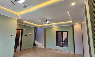 Rumah baru jadi dalam kompleks condet