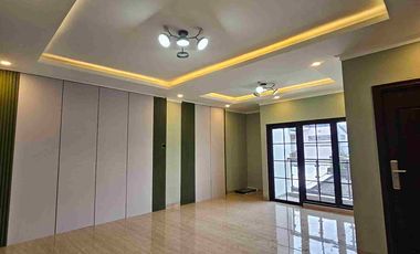 Rumah baru jadi dalam kompleks condet