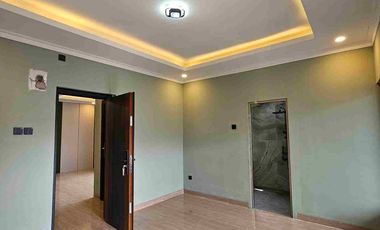 Rumah baru jadi dalam kompleks condet