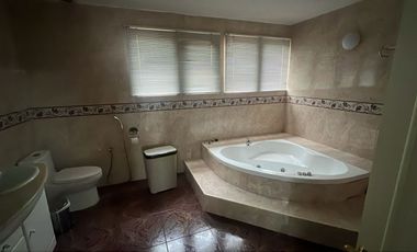 RENTA DUPLEX AMPLIO 4 DORMITORIOS CUMBAYA SANTA LUCIA ALTA