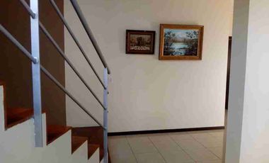 Urbanización en Ceibos  venta de Casa excelente ubicación.