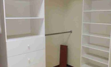 Urbanización en Ceibos  venta de Casa excelente ubicación.