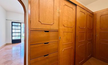 CASA DE UN NIVEL CON DEPARTAMENTO INDEPENDIENTE EN ACAPATZINGO, CUERNAVACA