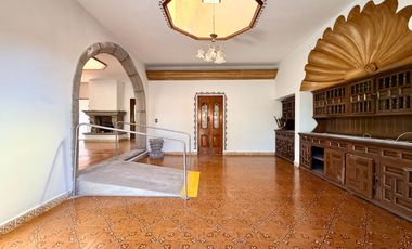 CASA DE UN NIVEL CON DEPARTAMENTO INDEPENDIENTE EN ACAPATZINGO, CUERNAVACA