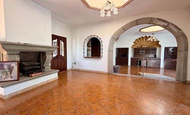 CASA DE UN NIVEL CON DEPARTAMENTO INDEPENDIENTE EN ACAPATZINGO, CUERNAVACA