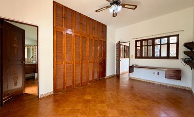 CASA DE UN NIVEL CON DEPARTAMENTO INDEPENDIENTE EN ACAPATZINGO, CUERNAVACA