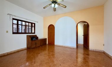 CASA DE UN NIVEL CON DEPARTAMENTO INDEPENDIENTE EN ACAPATZINGO, CUERNAVACA