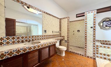 CASA DE UN NIVEL CON DEPARTAMENTO INDEPENDIENTE EN ACAPATZINGO, CUERNAVACA