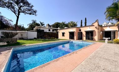 CASA DE UN NIVEL CON DEPARTAMENTO INDEPENDIENTE EN ACAPATZINGO, CUERNAVACA