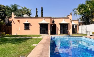 CASA DE UN NIVEL CON DEPARTAMENTO INDEPENDIENTE EN ACAPATZINGO, CUERNAVACA