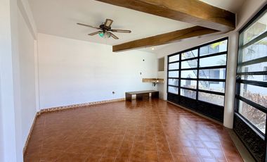 CASA DE UN NIVEL CON DEPARTAMENTO INDEPENDIENTE EN ACAPATZINGO, CUERNAVACA
